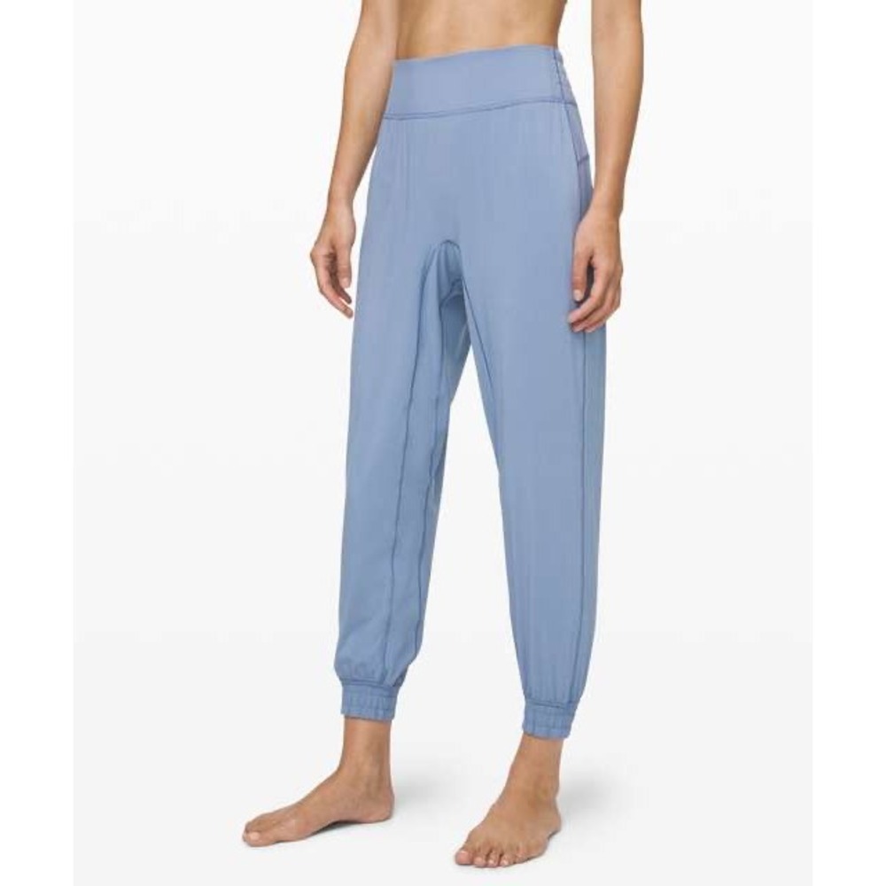 Lululemon Sun Setter Jogger in Peri Purple Size 4